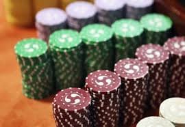 Permainan slot dan live dealer di atom123